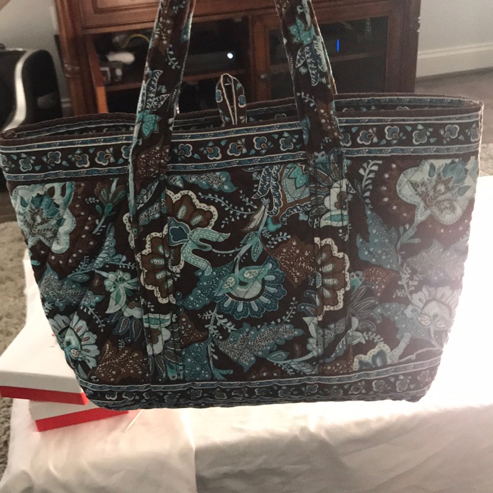 Vera Bradley medium bag! - Picture 6 of 8
